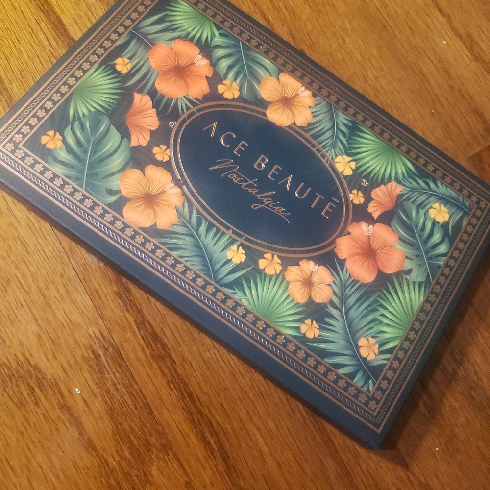 Ace Beaute - Nostalgia Palette - NIB